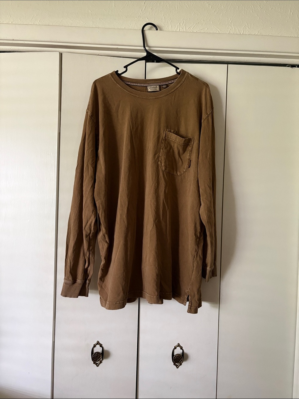Men's Long-Sleeve Pocket T-Shirt - Brown